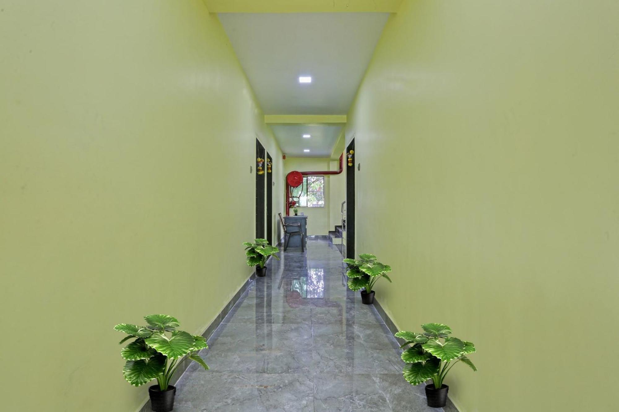 Hotel O Om Sai Residency Lodging And Boarding Taloje Budrukh المظهر الخارجي الصورة